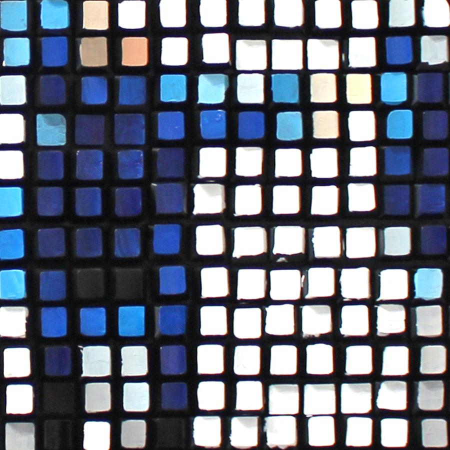 Série Pixel Remaster : Au secours ! (Les Beatles) est une œuvre d'art unique de l'artiste belge Georges Monfils. Il l'a peint à la main avec de la peinture acrylique et a utilisé 1600 touches de clavier sur panneau pour le créer. 

Il réutilise des