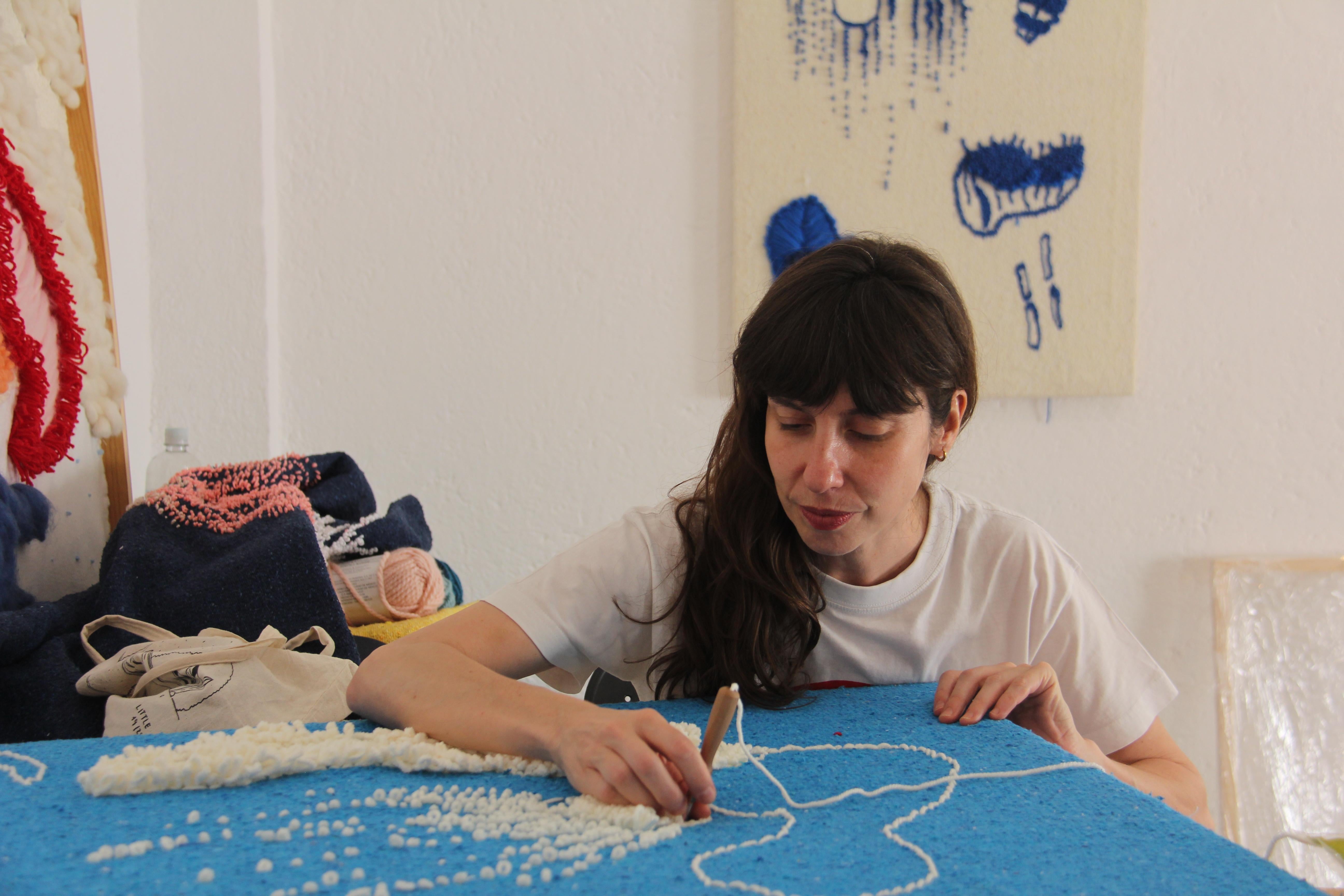 HANABI N* 92 Tapisserie de Marta Moreno, broderie au fil et à l'aiguille Textile en vente 4