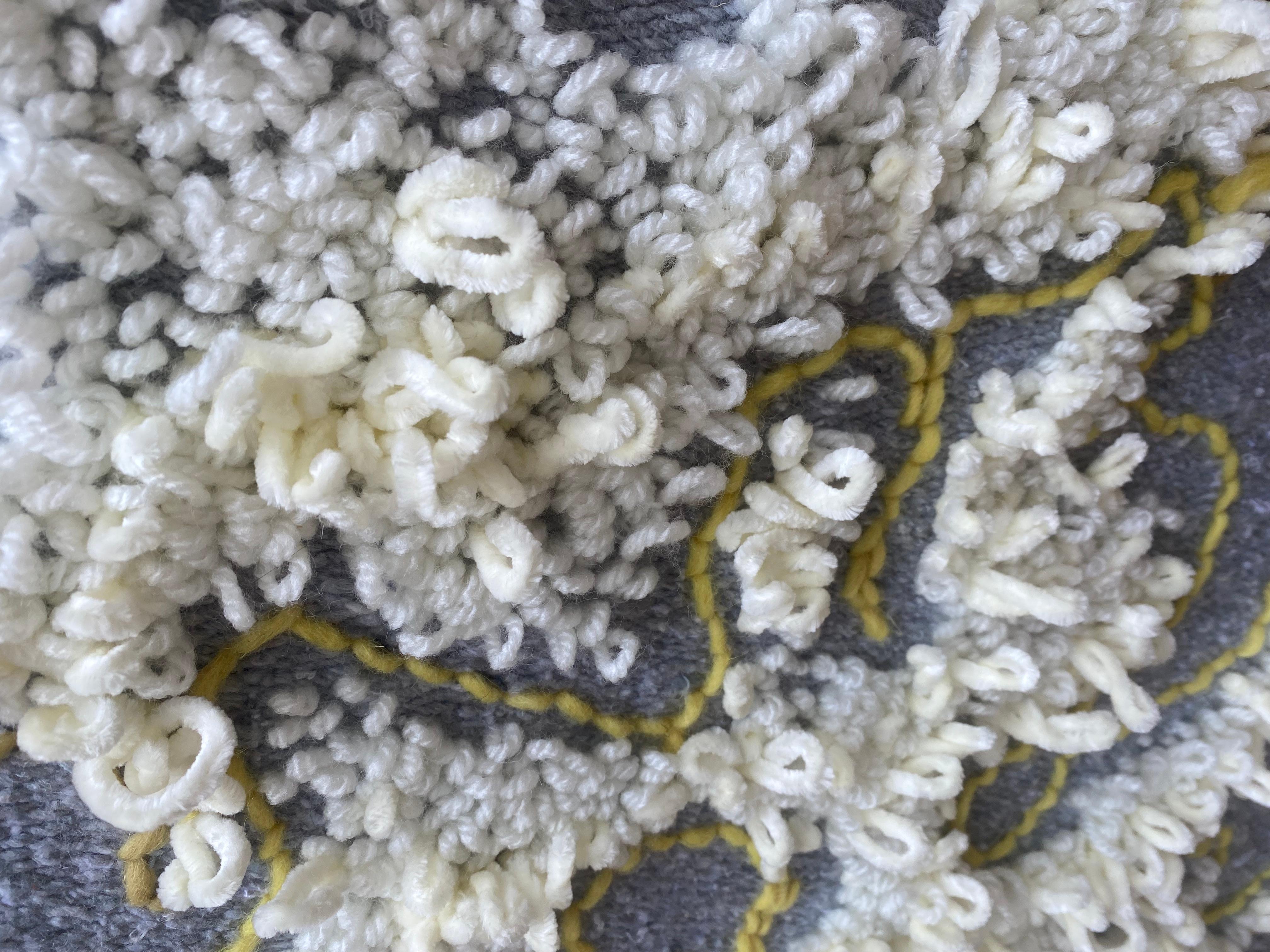 Lichen Tapisserie de Marta Moreno, broderie à l'aiguille et au fil, œuvre d'art textile en vente 3