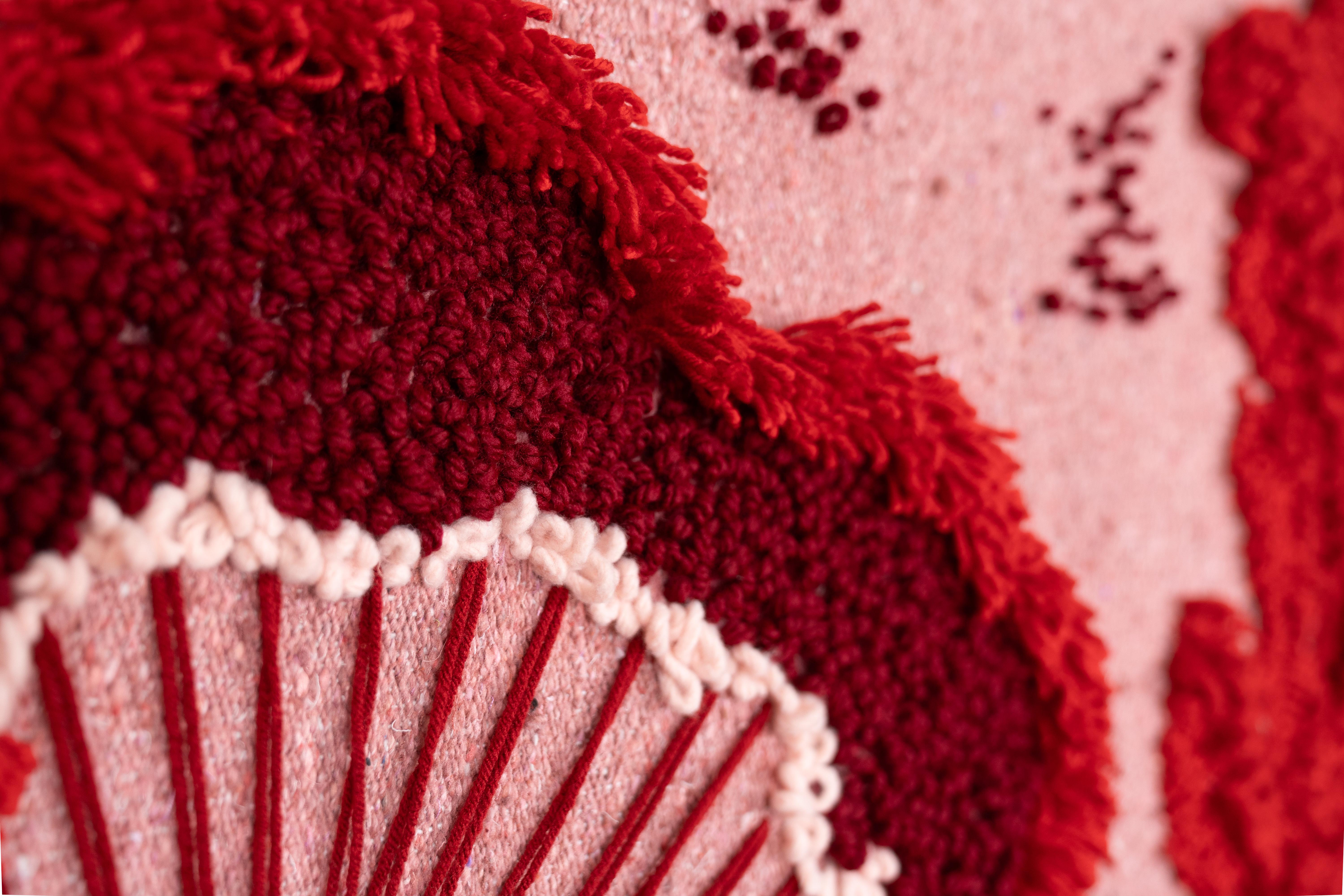 CORAL Tapisserie de Marta Moreno, broderie à l'aiguille avec poinçon de fil Œuvre d'art textile en vente 1