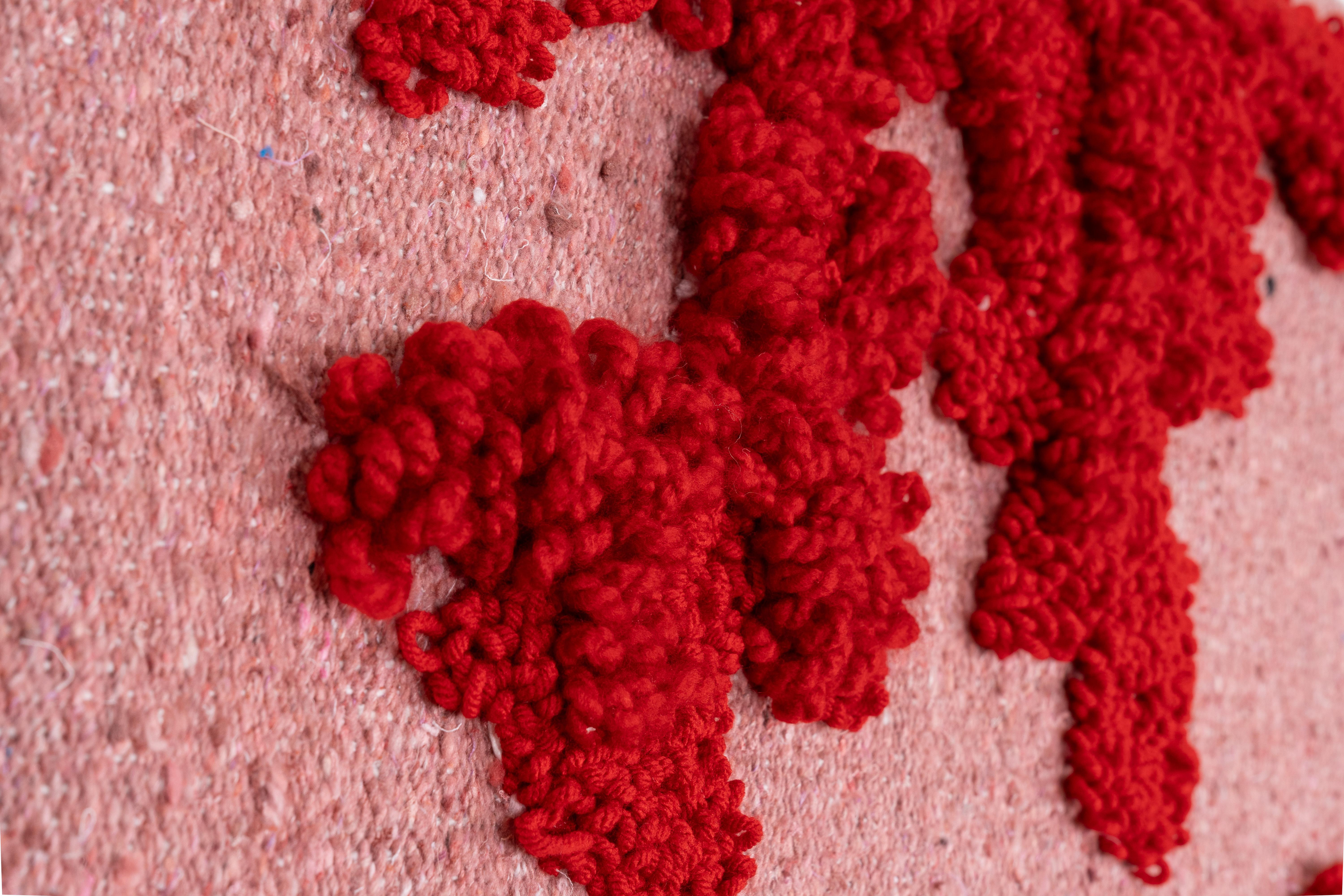 CORAL Tapisserie de Marta Moreno, broderie à l'aiguille avec poinçon de fil Œuvre d'art textile en vente 2