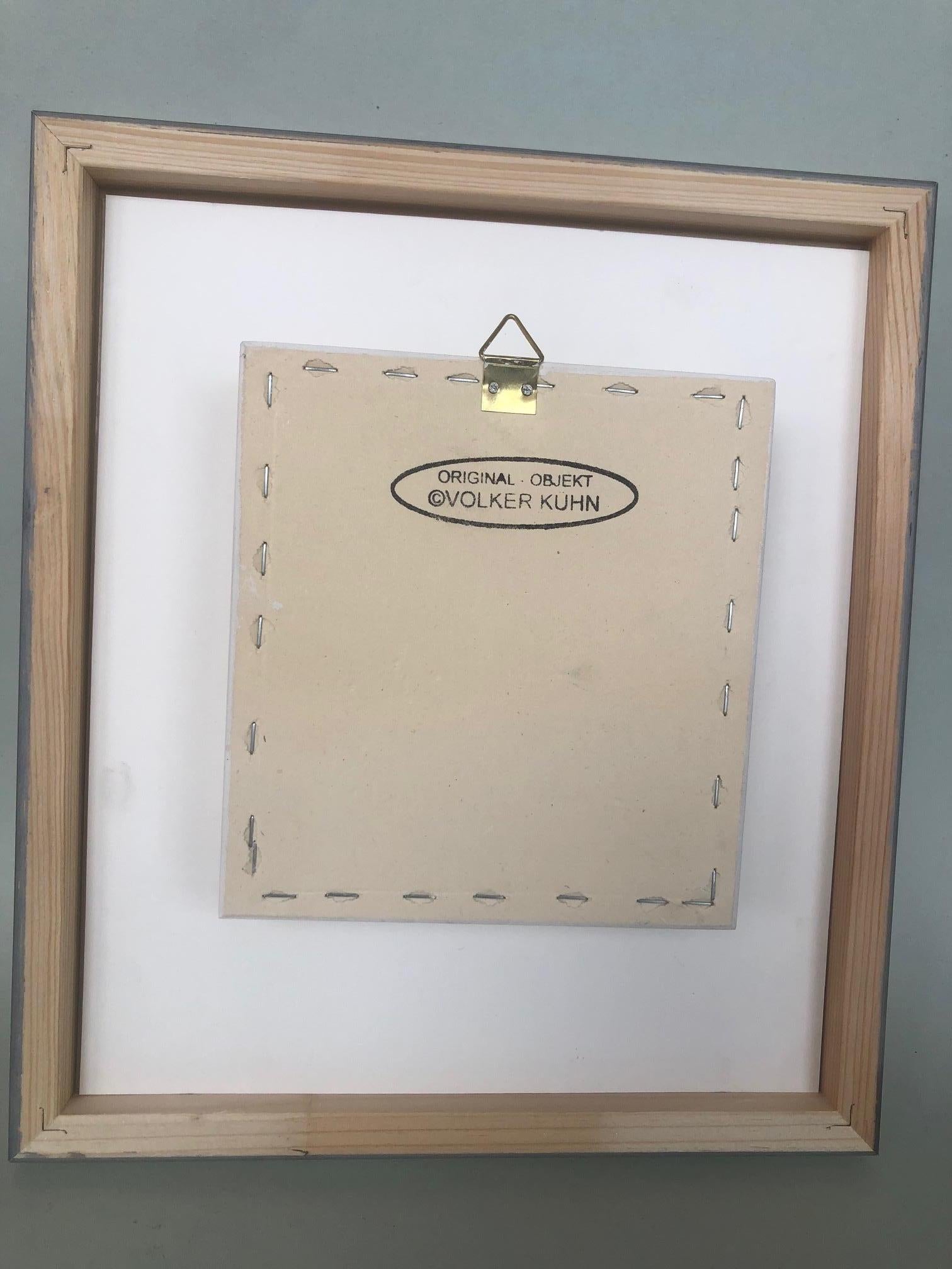 Bajo presión - arte contemporáneo en cajas obra de Volker Kuhn, arte de diseño 6