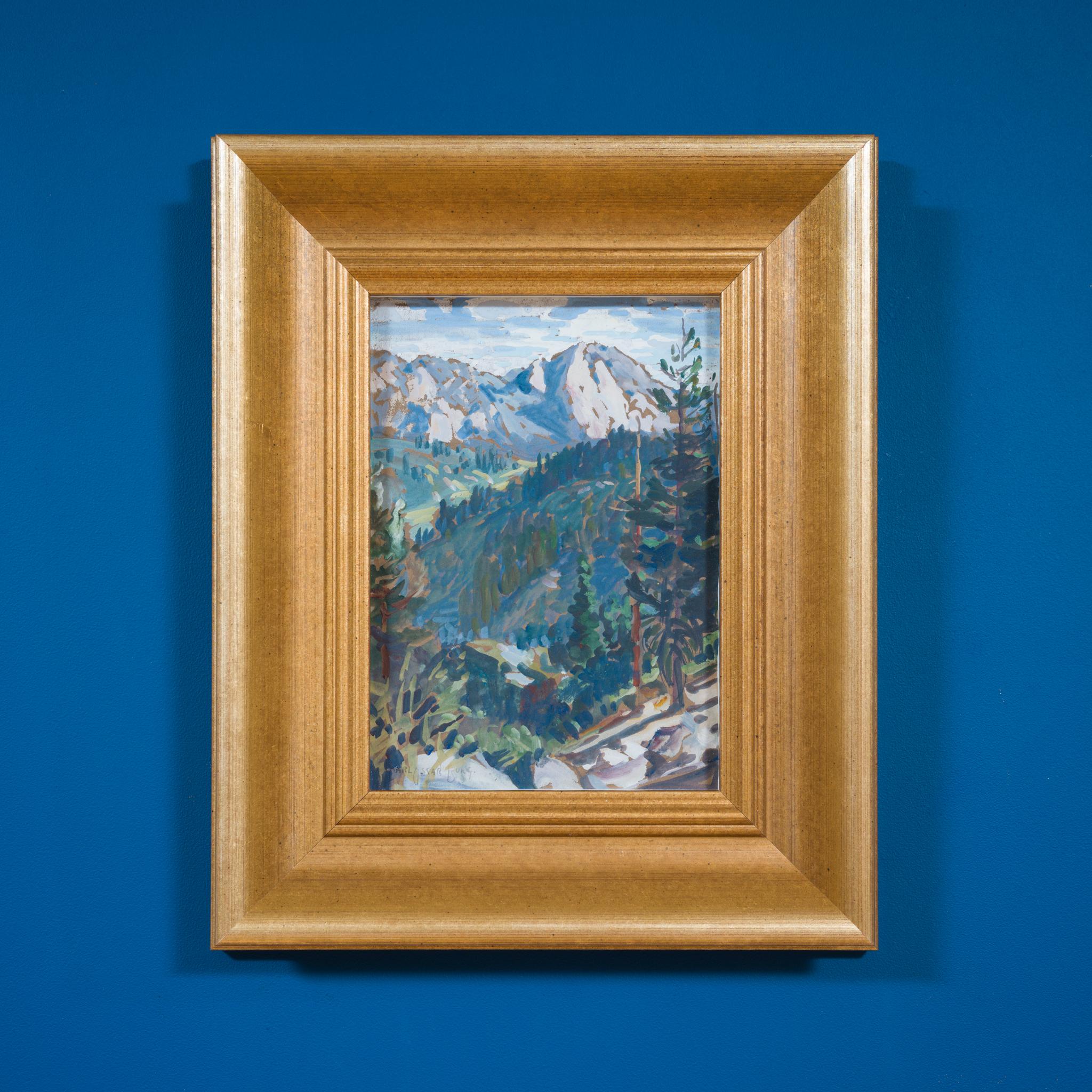 Questa luminosa gouache cattura un maestoso panorama montano, probabilmente ambientato nella Sierra Nevada californiana (forse Yosemite). Due ampie cime di granito con facce illuminate dal sole dominano lo sfondo, reso in caldi colori cremisi e
