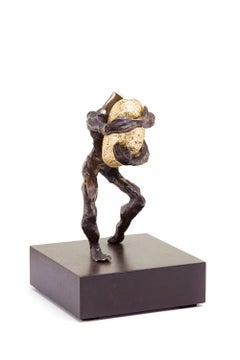 Tomasz Koclega, Onus avaritia, bronze, stone, gold, wood, 24 x 15 x 15 cm, 2019