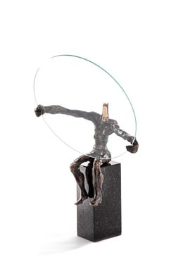 Tomasz Koclega, Tenens magnus perfectum, bronze, glass, 32 x 26 x 16cm, 2019