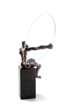 Tomasz Koclega, Tenens magnus perfectum, bronze, glass, 32 x 26 x 16cm, 2019