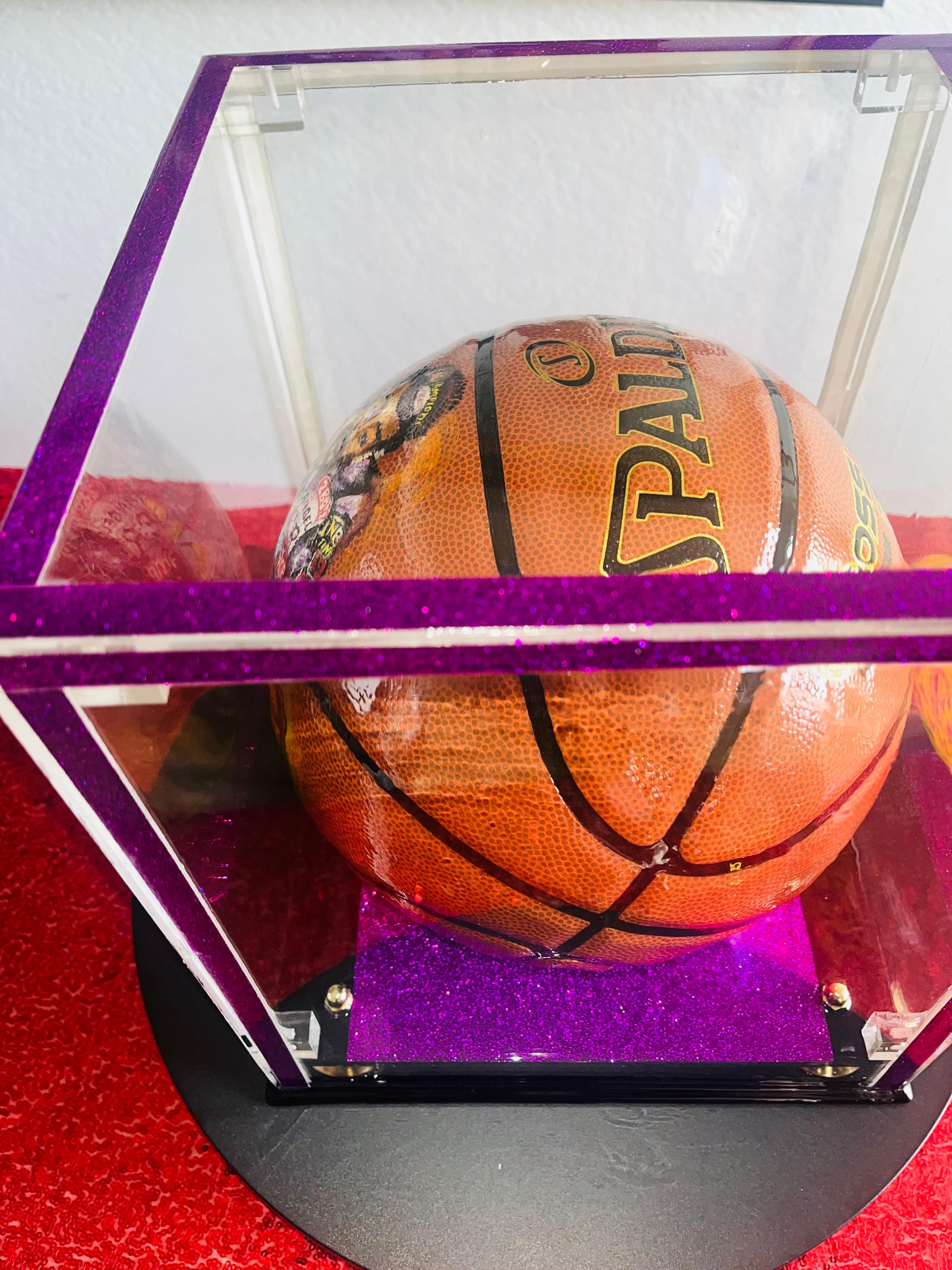 Kobe Bryant Super BasketBall (Einzigartige Erinnerungsstücke mit Turning-Tisch)  im Angebot 6