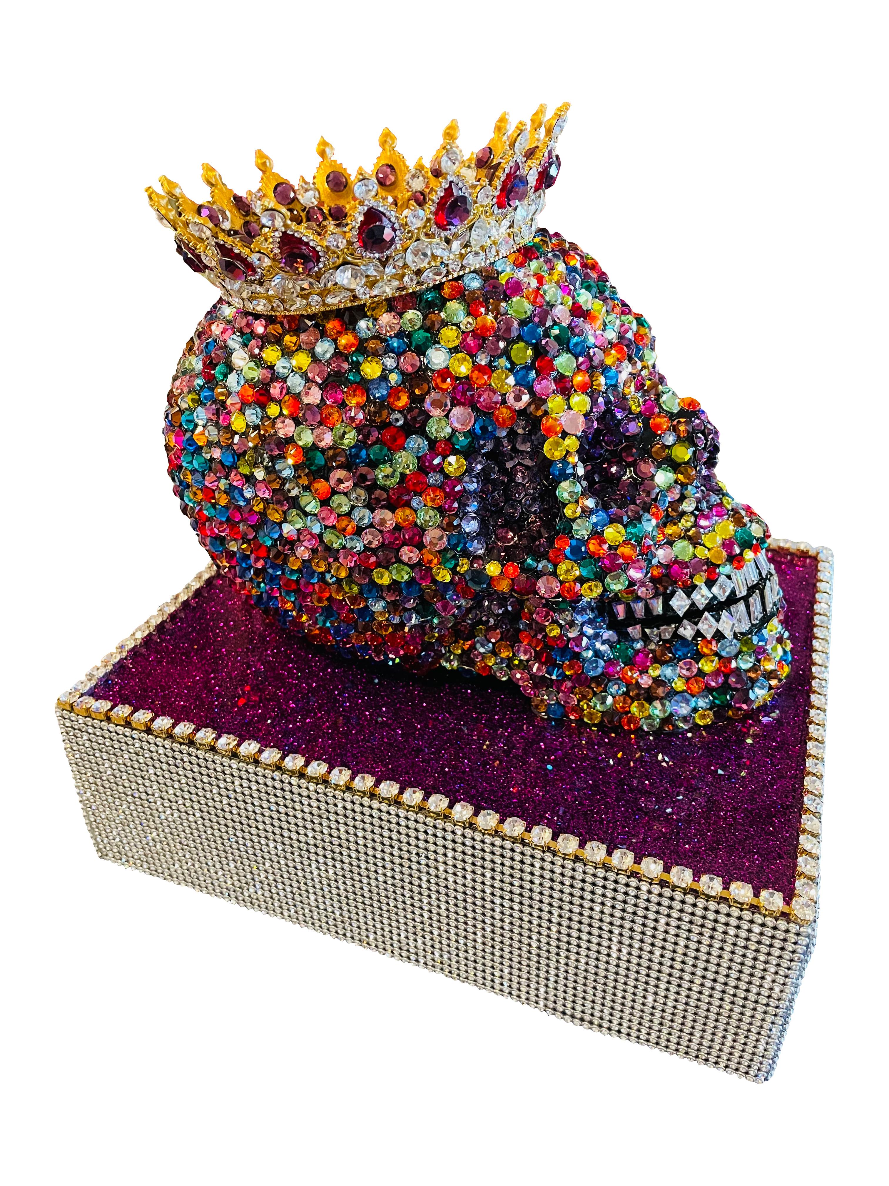 KING PRINCE: THE LEGEND LIVES ON (Swarovski Skull w/ Custom Base + Crown) - Contemporary Sculpture by Mauro Oliveira