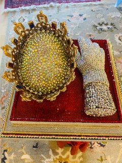 MJ: IL RE ULTIMATO DEL POP (Teschio Swarovski+Base personalizzata+Corona+Guanto Replica)