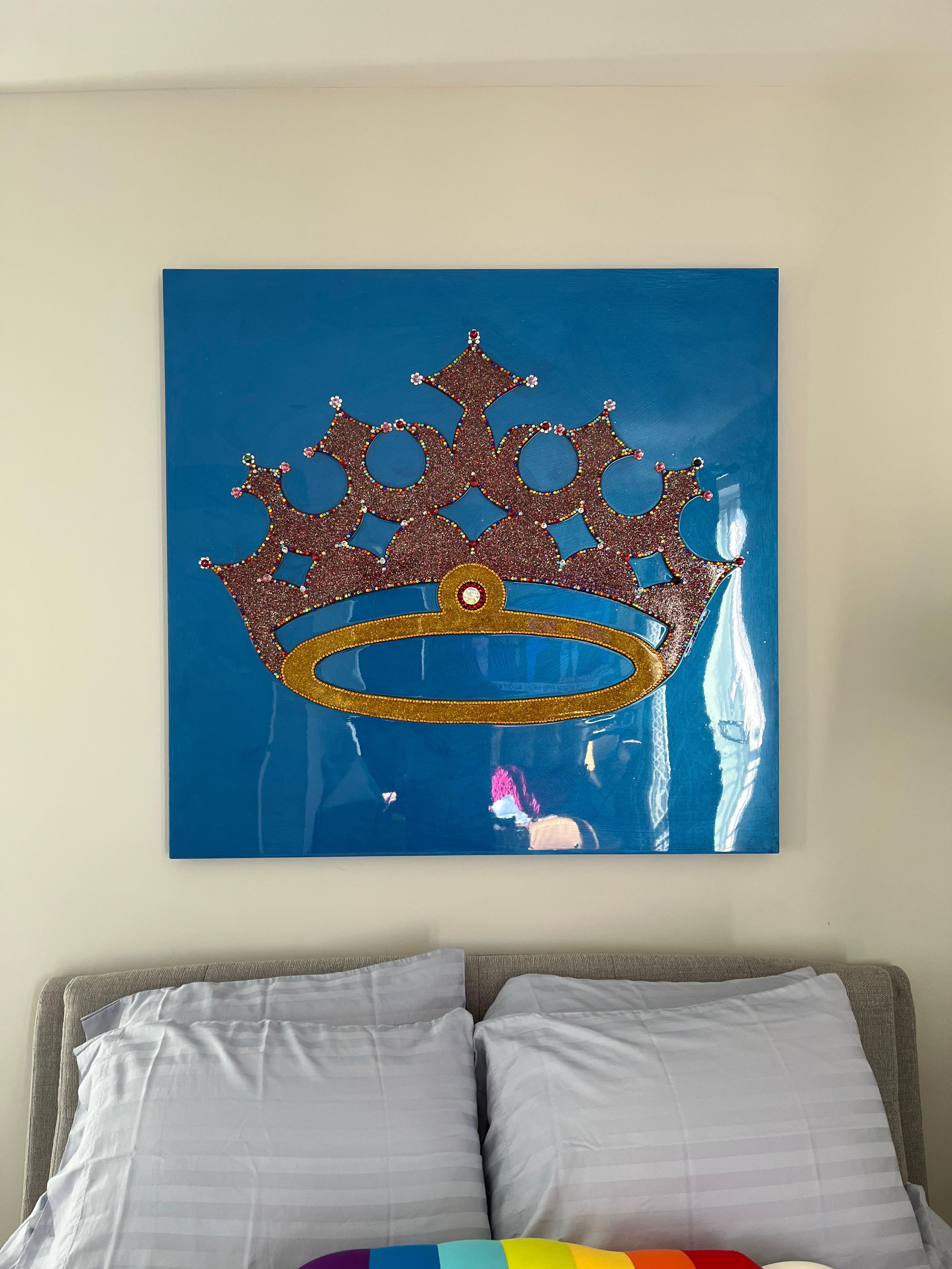 queen elizabeth blue crown