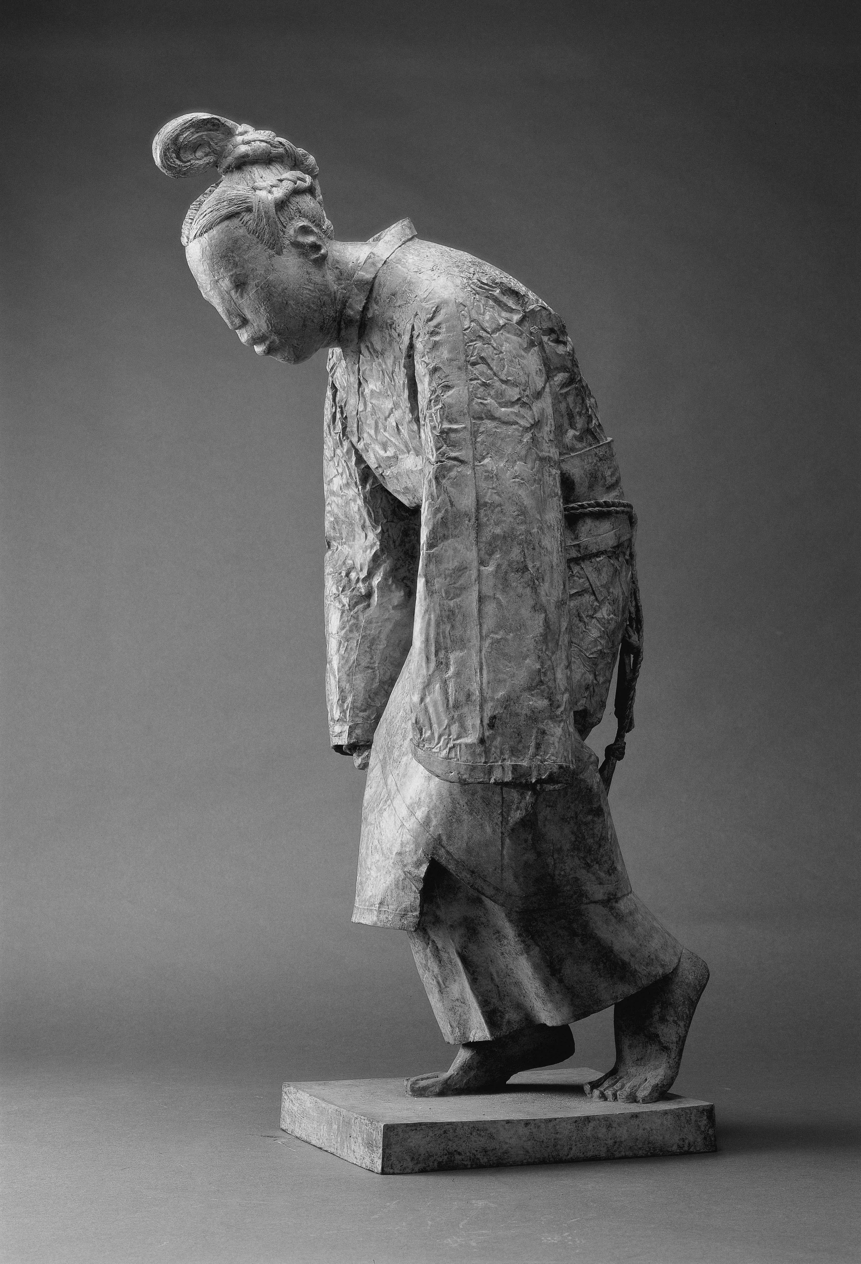 Cai Zhisong Figurative Sculpture - Custom to Motherland no.1