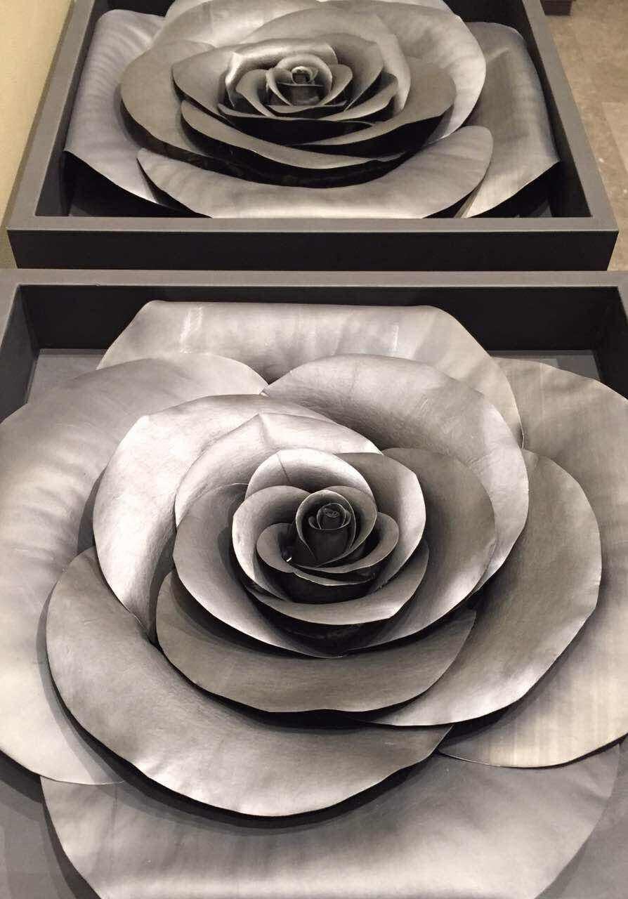 Square Rose on the Wall - Sculpture by Cai Zhisong
