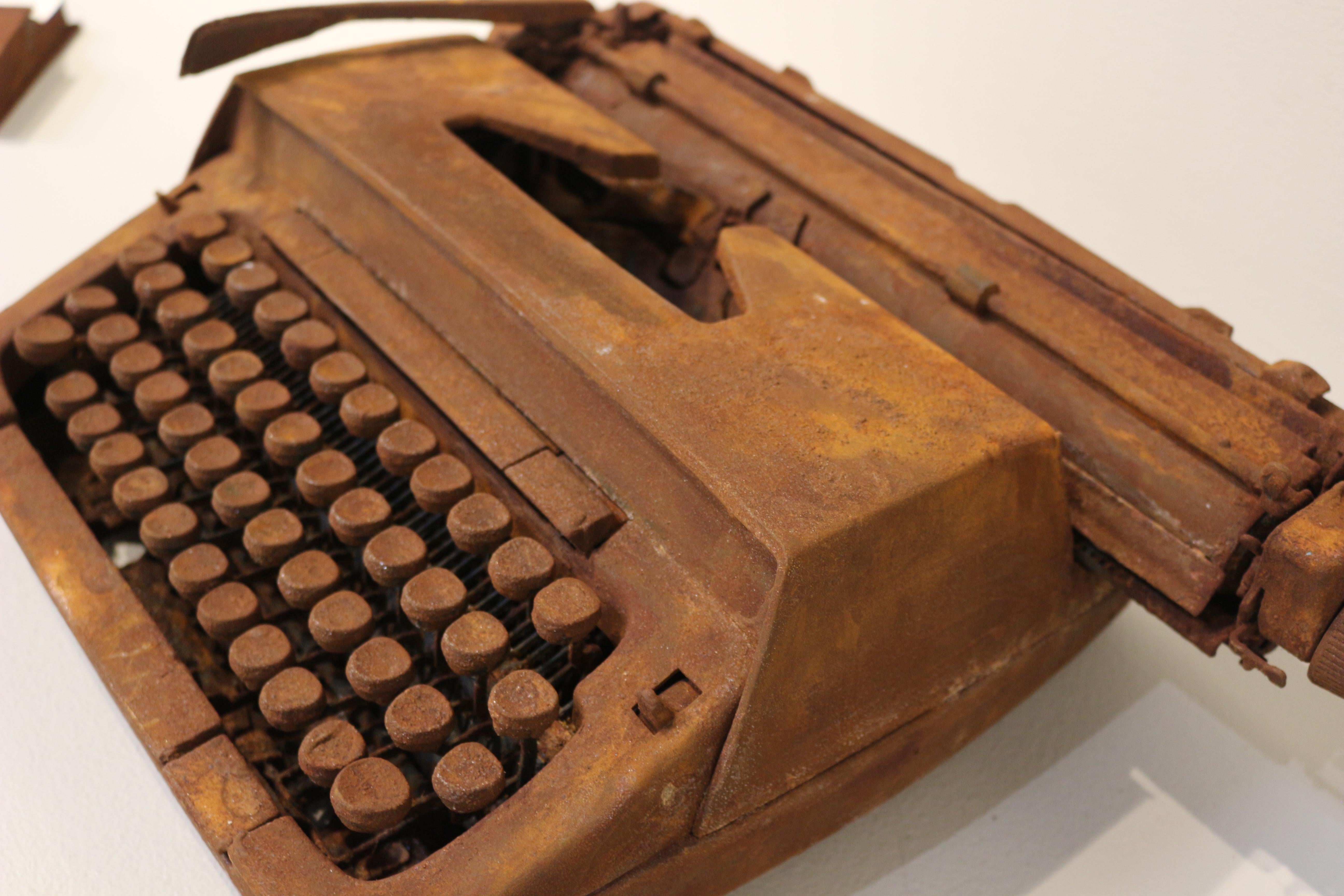typewriter hand