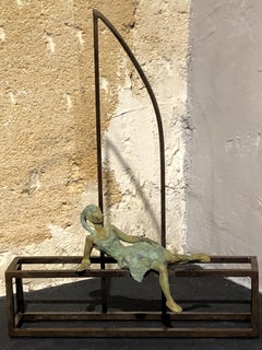 "Princesse grecque" table contemporaine en bronze, sculpture murale fille figurative.
