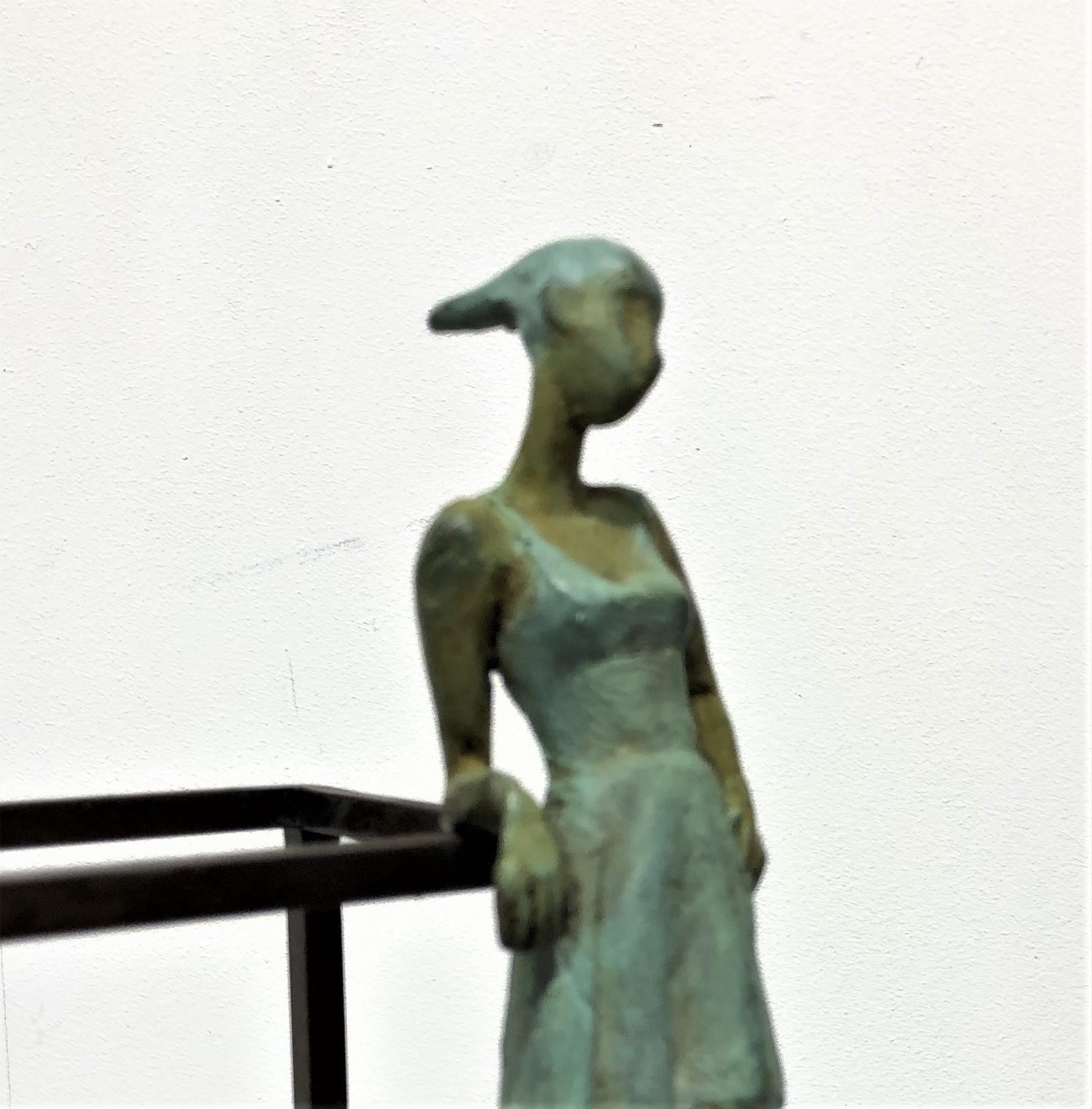 Cuba Bolero est une sculpture en bronze à patine verte, elle est reliée à une base en acier. Le tirage est de 50 exemplaires. Cette sculpture peut aussi bien être posée sur une étagère que suspendue au mur.  Cette sculpture fait partie de la série