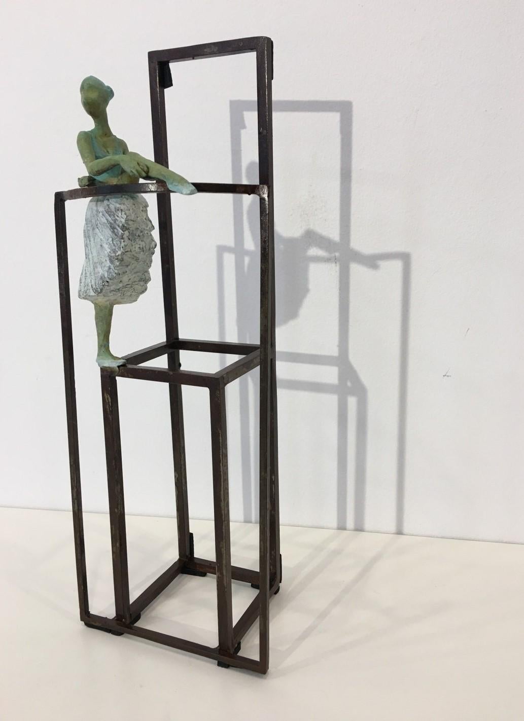 Paulova II es una escultura de bronce con pátina blanca, está unida a una base de acero. El tamaño de la edición es de 50 ejemplares. Esta escultura se sostiene tanto en una estantería como colgada en la pared.  Esta escultura forma parte de la