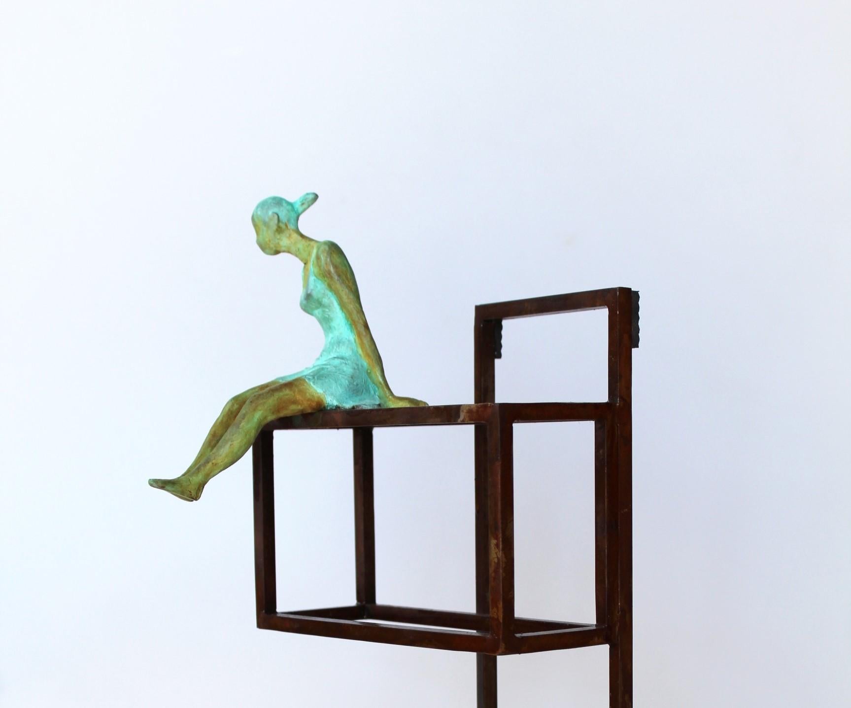 Table en bronze contemporaine « Disccovery », sculpture murale figurative « Girl freedom » - Contemporain Sculpture par Joan Artigas Planas
