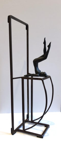"Yoga" zeitgenössische Bronze Tisch, Wandmalerei Skulptur figurative Mädchen entspannen Yoga