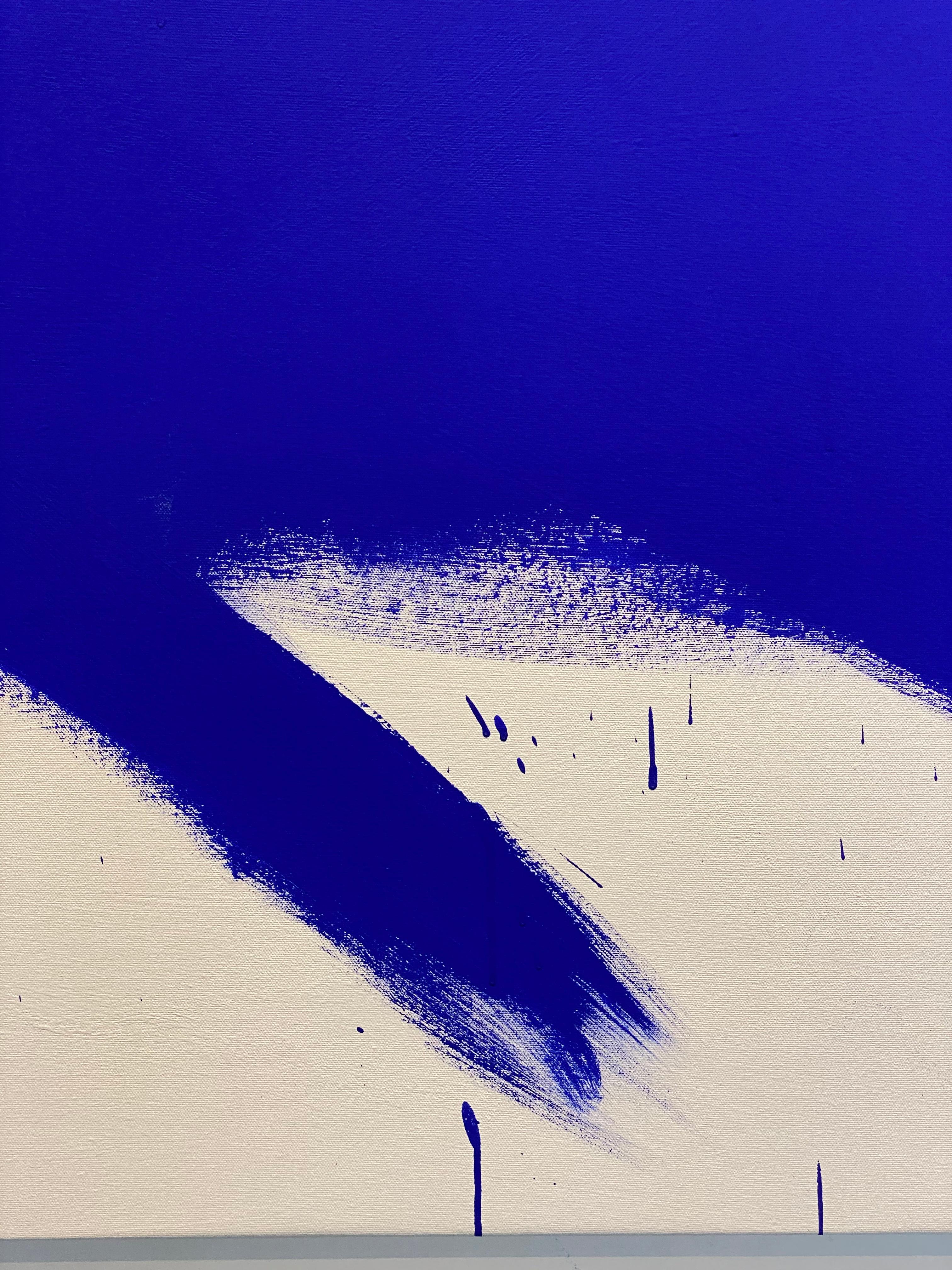 Bleu abstrait Yves Klein 2 - Abstrait Painting par Carlos Mercado