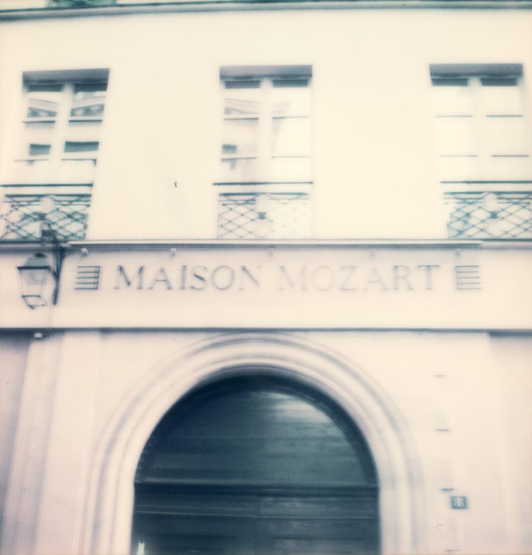 Pariser Spaziergänge II – 21. Jahrhundert Schwarz-Weiß- Original Polaroid-Fotografie gerahmt – Photograph von Pia Clodi
