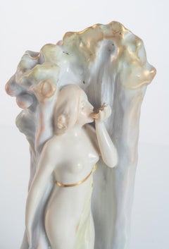 Jugendstil-Mädchenvase von Ernst Wahliss, um 1900