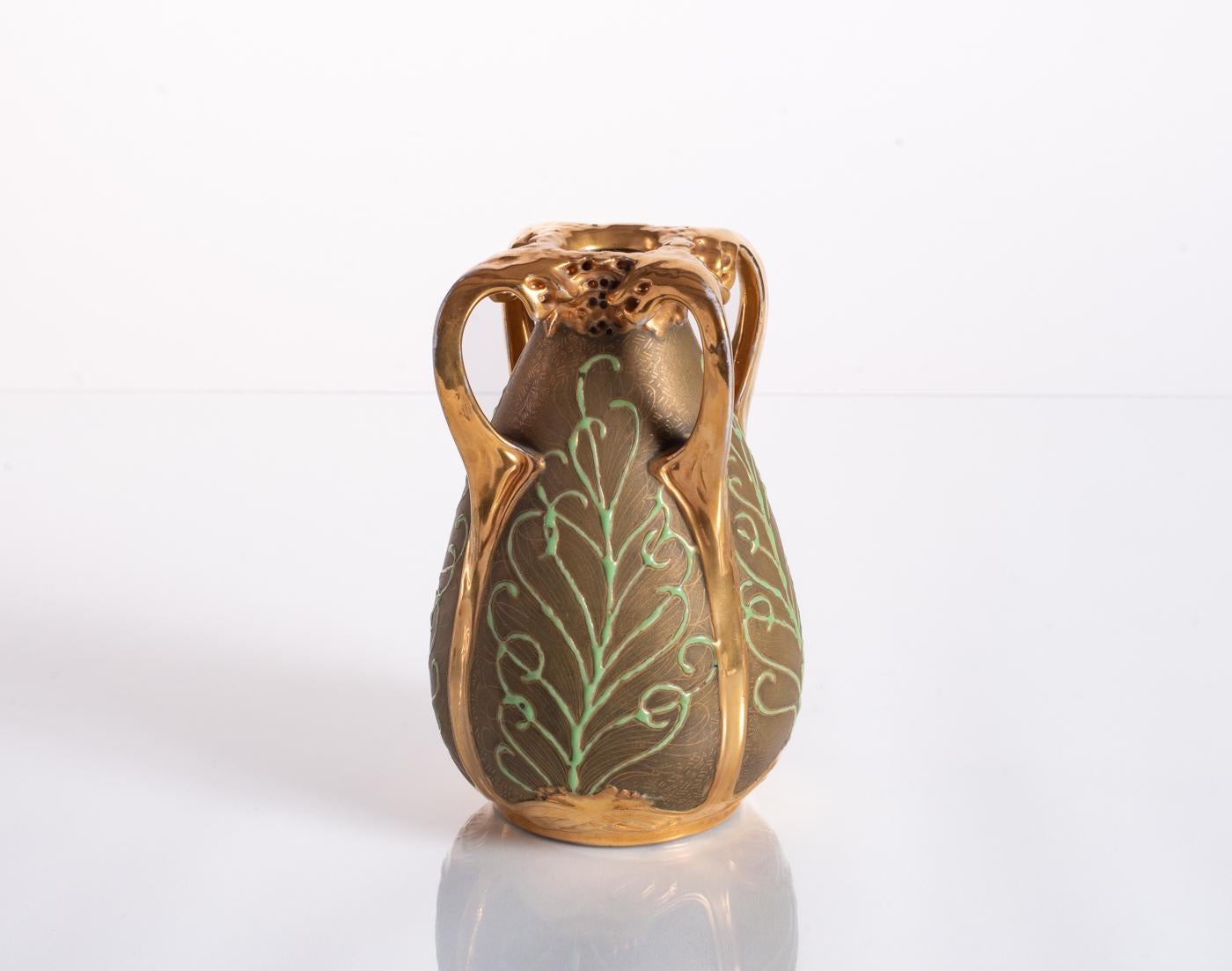 Peacock Vase by Paul Dachsel for Amphora, Art Nouveau c. 1900 For Sale 8
