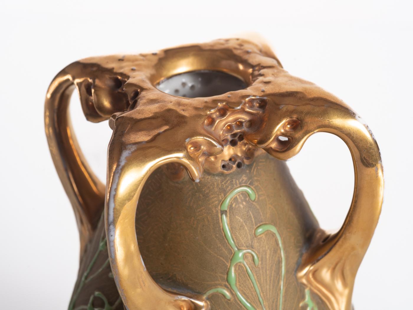 Vaso con pavone di Paul Dachsel per Amphora, Art Nouveau, 1900 ca. in vendita 4