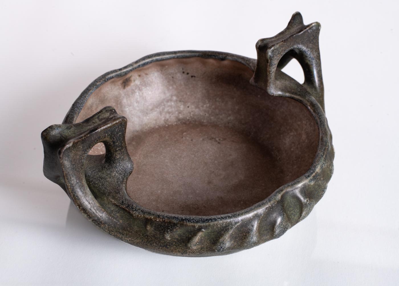 Two-Handled Biomorphic Bowl by Amphora, Art Nouveau c. 1900 For Sale 1