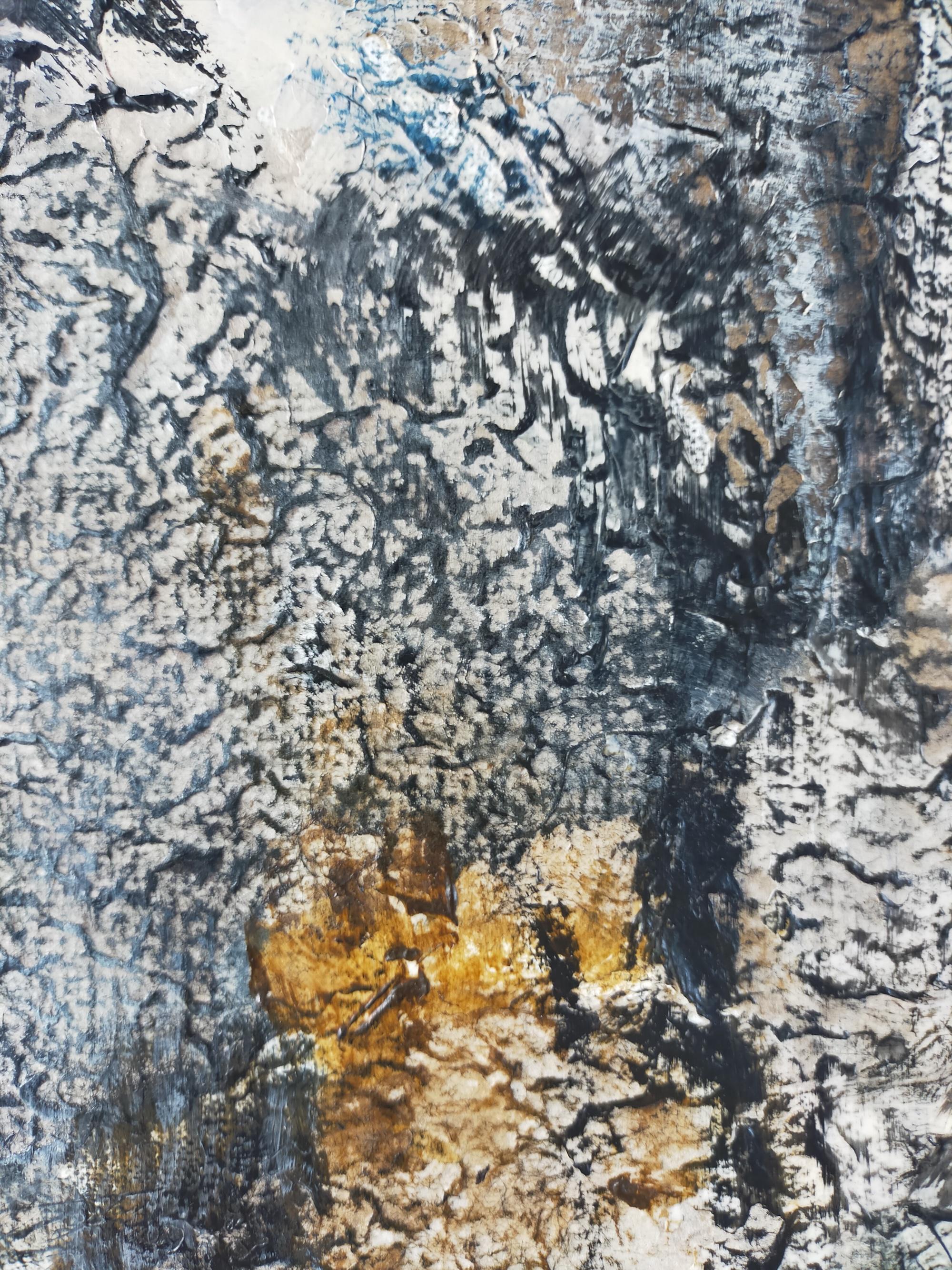 Toile en lin 120 x 100 cm « The call of the Minotaure » (L'appel du Minotaure)  - Expressionnisme abstrait Painting par Emmanuelle Vroelant