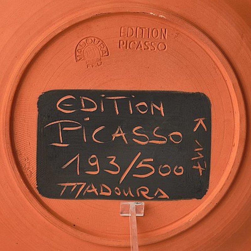 Assiette en céramique Scne de Tauromachie, Pablo Picasso, 1957, Design, d'après-guerre, Toro en vente 3