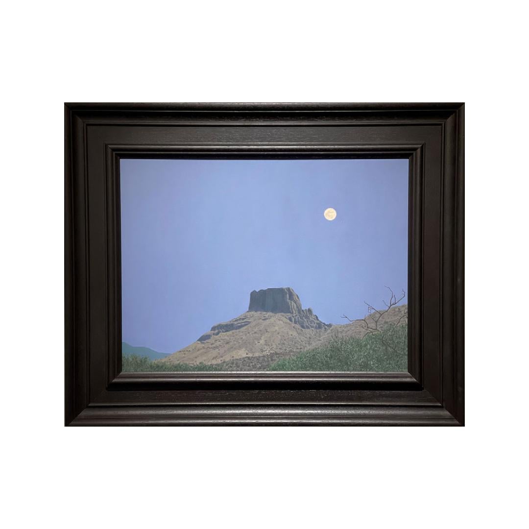 Casa Luna'. Zeitgenössisches amerikanisches Landschaftsgemälde des Monds und des Berges:: Öl – Painting von Dennis Blagg
