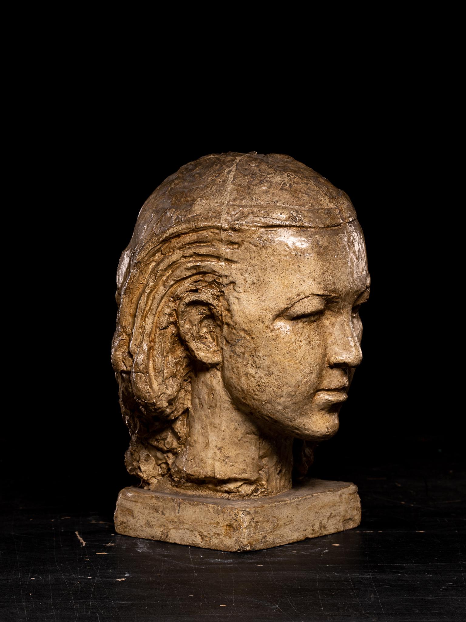 Gustave Fontaine (1877-1952), Sélection de 2 têtes sculptées en plâtre  modèles. en vente 6