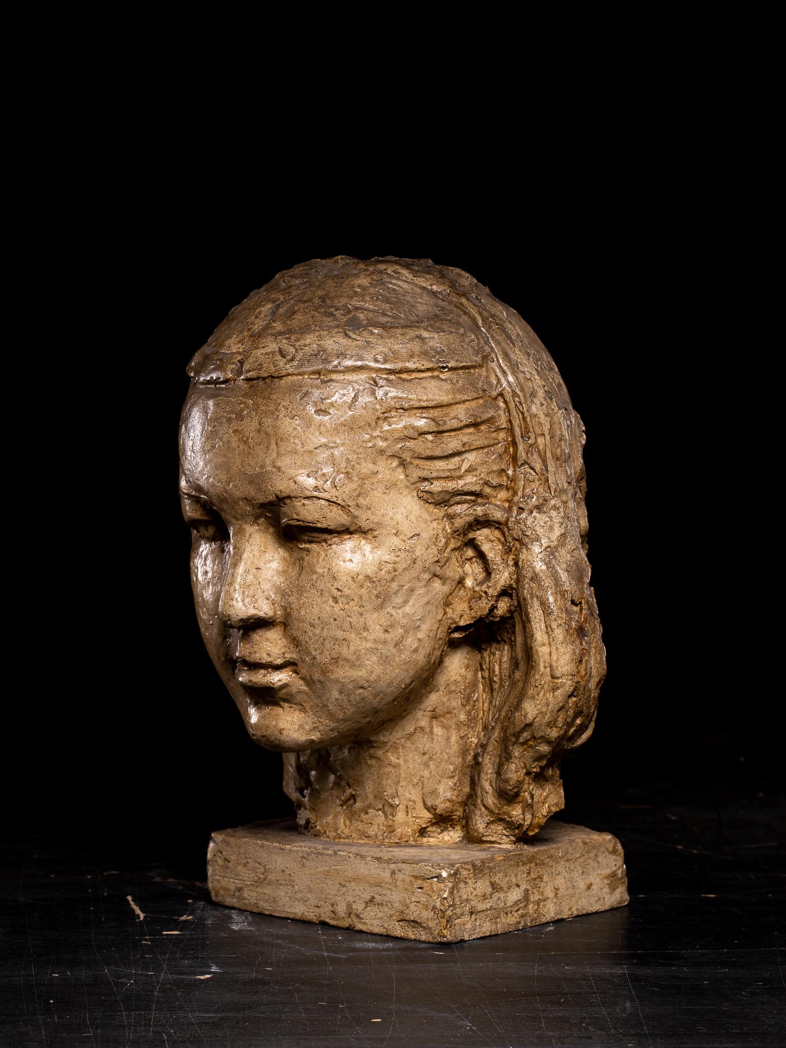 Gustave Fontaine (1877-1952), Sélection de 2 têtes sculptées en plâtre  modèles. en vente 4
