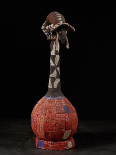 Vase à vin décoratif en forme de palmier des Grasslands du Cameroun avec figure de léopard