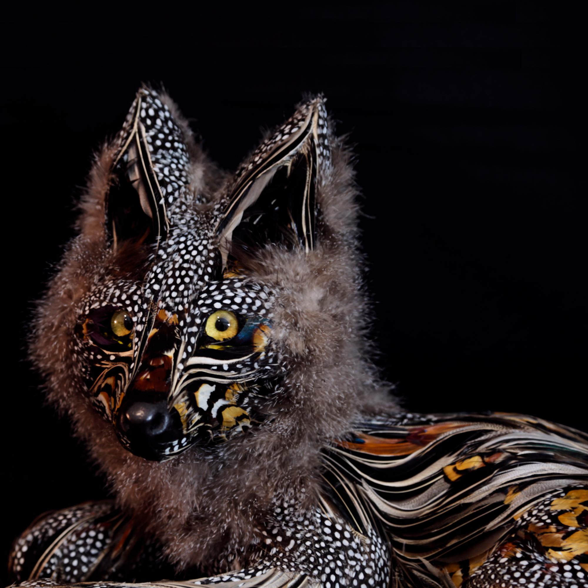 Laurence Le Constant Figurative Sculpture - Bernard, Fox, Recycled feathers on resin sculpture