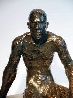 Philosophe, figurative sculpture in bronze, seated man on a cube by Maguy Banq
