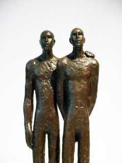 Les amis, figurative sculpture, bronze, friendship, brotherhood, by Maguy Banq