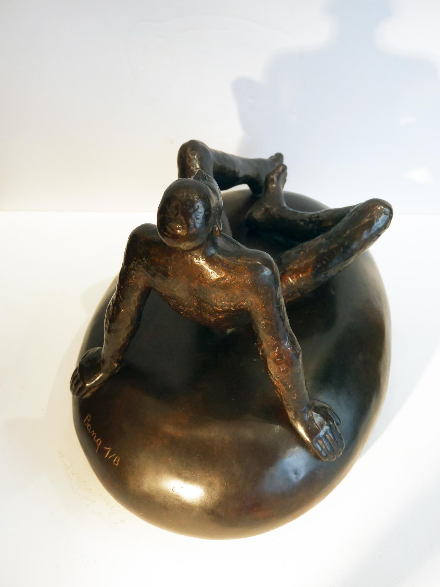 Sur l'Olympe, figurative sculpture in bronze, man lying on a rock by Maguy Banq For Sale 1