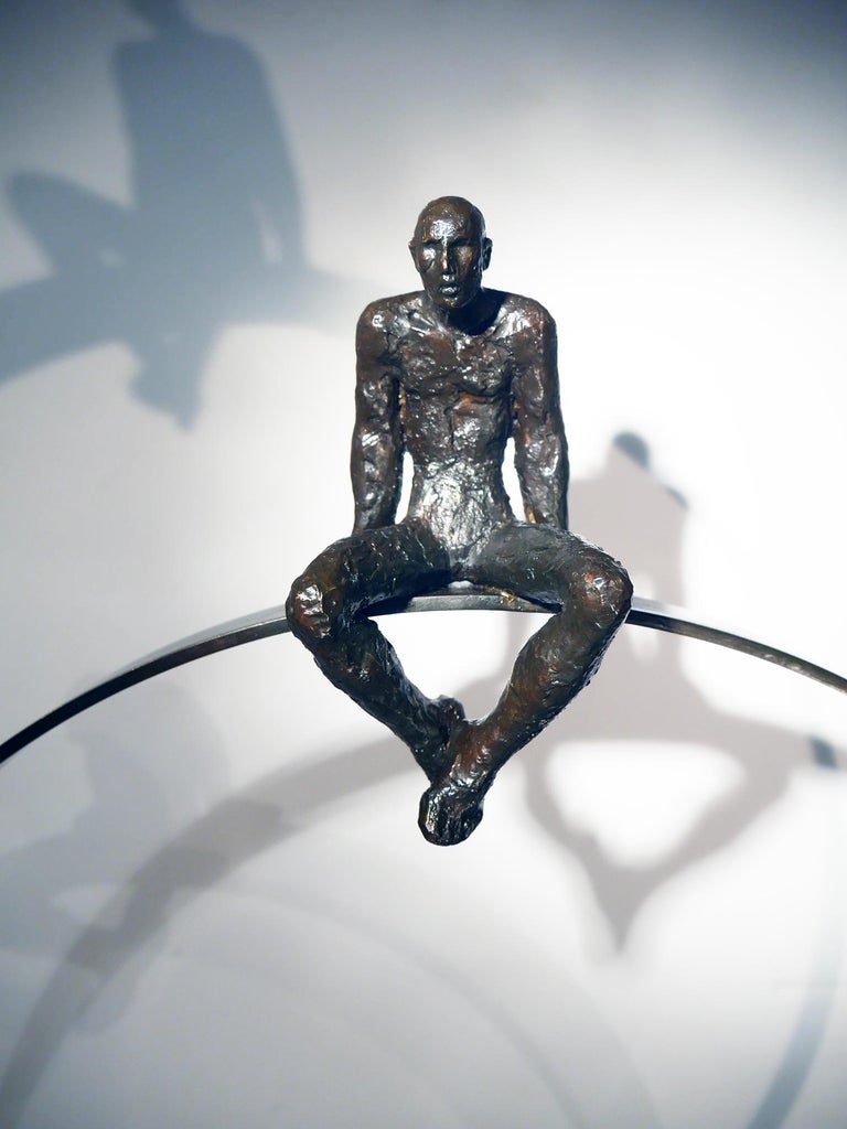 L'observateur, bronze and iron - Sculpture by Maguy Banq