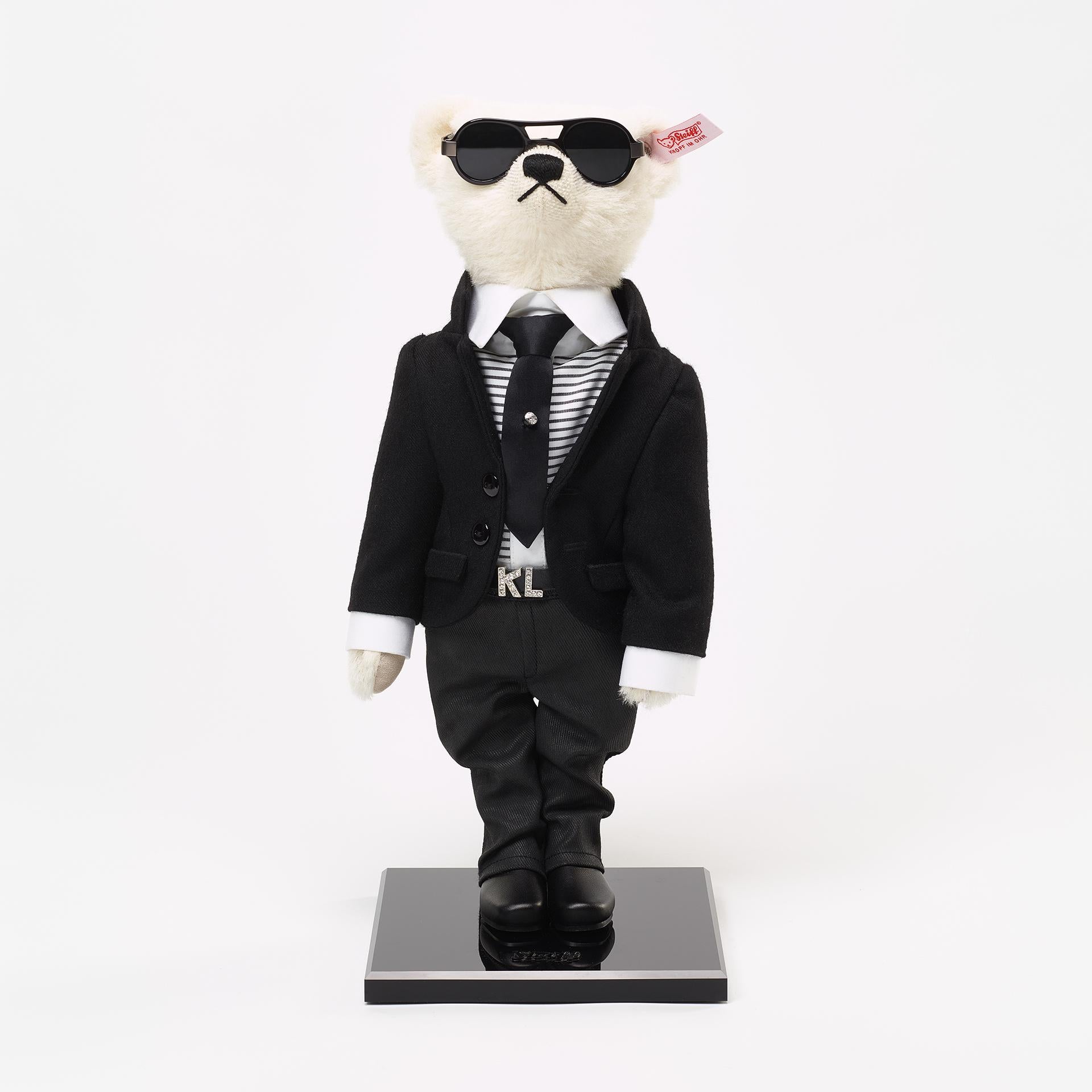 Teddy Bear Famous collector ! - Art by Karl Lagerfeld