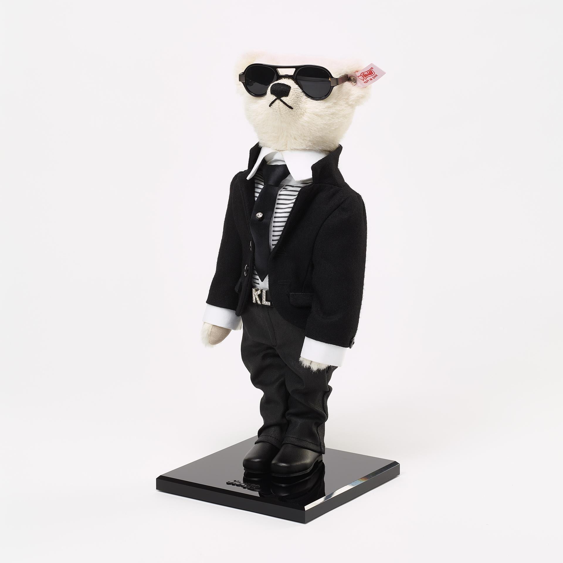 Karl Lagerfeld ( 1933 -2019 ) 
Steiff Teddy Bear with the effigy of Karl Lagerfeld 