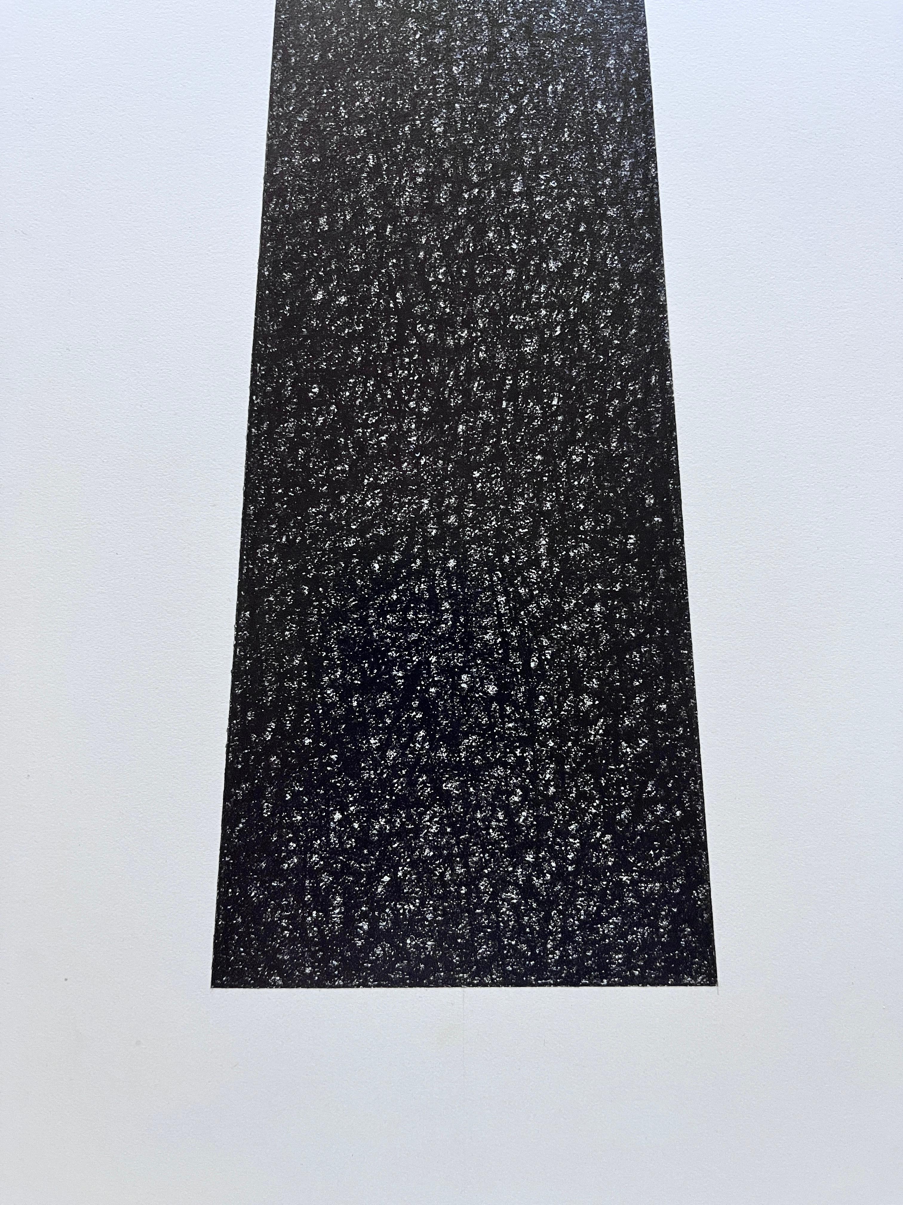 1981 „#25“ Obsessive Cross-Hatch-Abstrakte Kohlezeichnung (Grau), Abstract Drawing, von Jack Scott