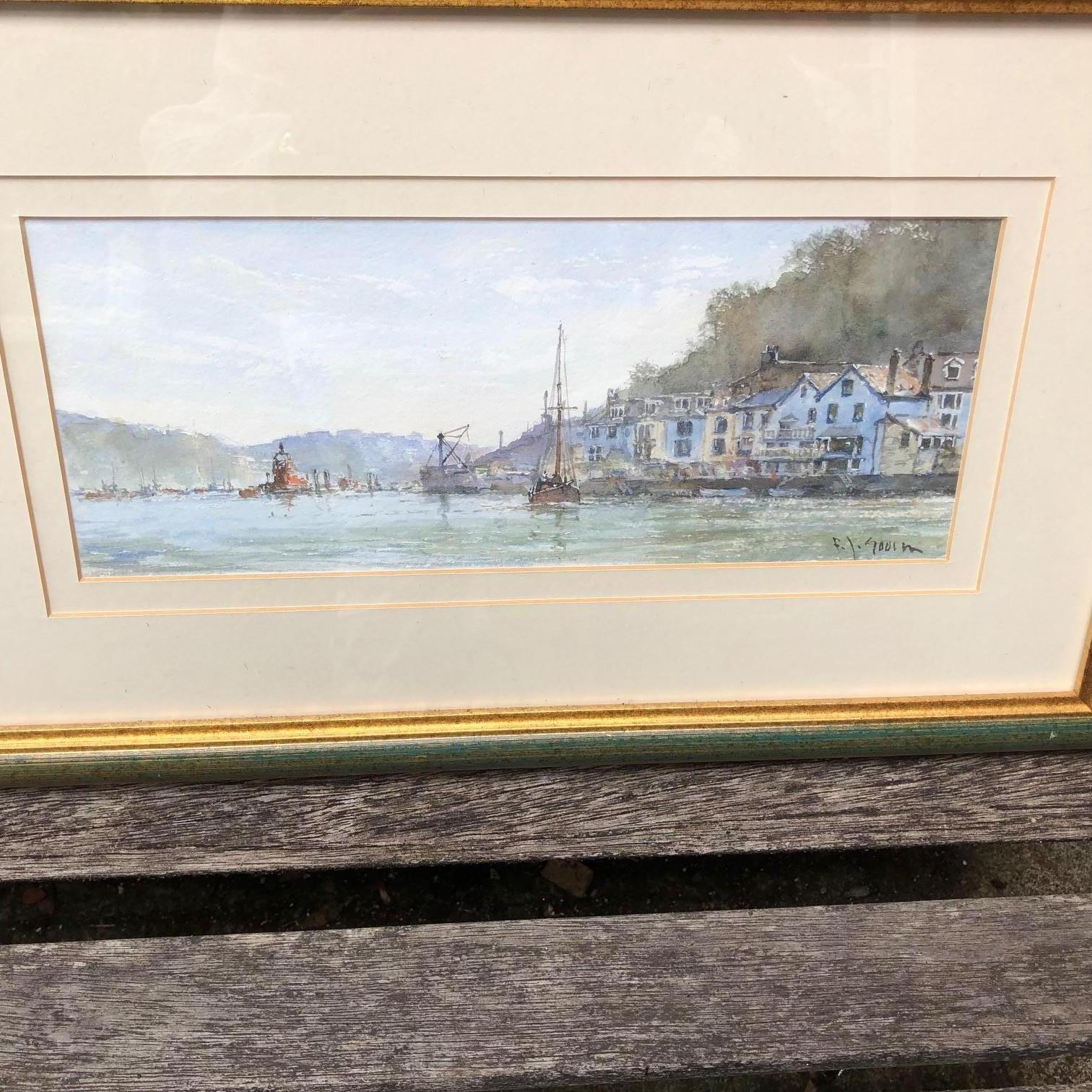 Der Hafen von Fowey, Cornwall, mit Segelbooten im Meer