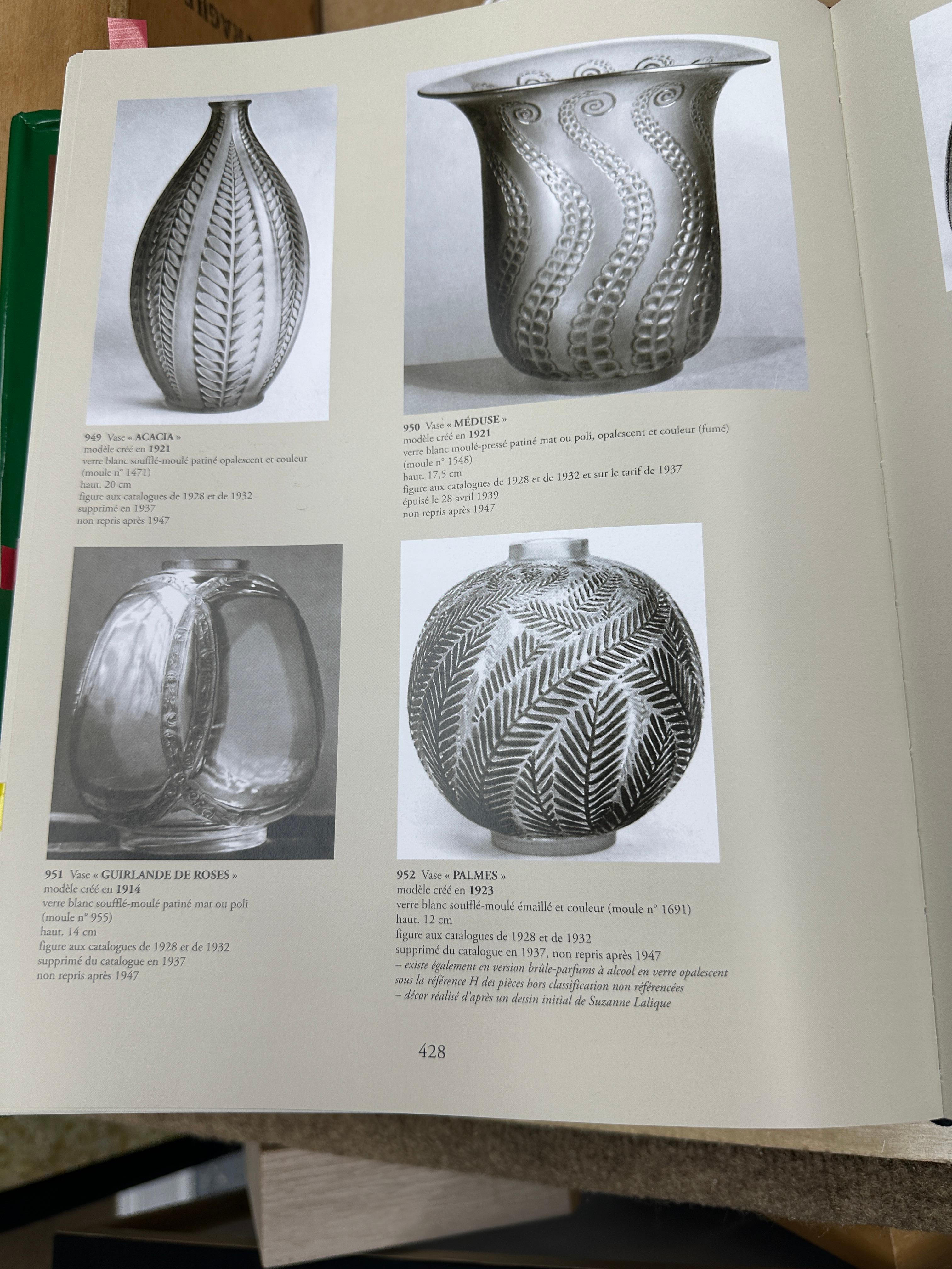 R. Lalique, Acacia Vase For Sale 1