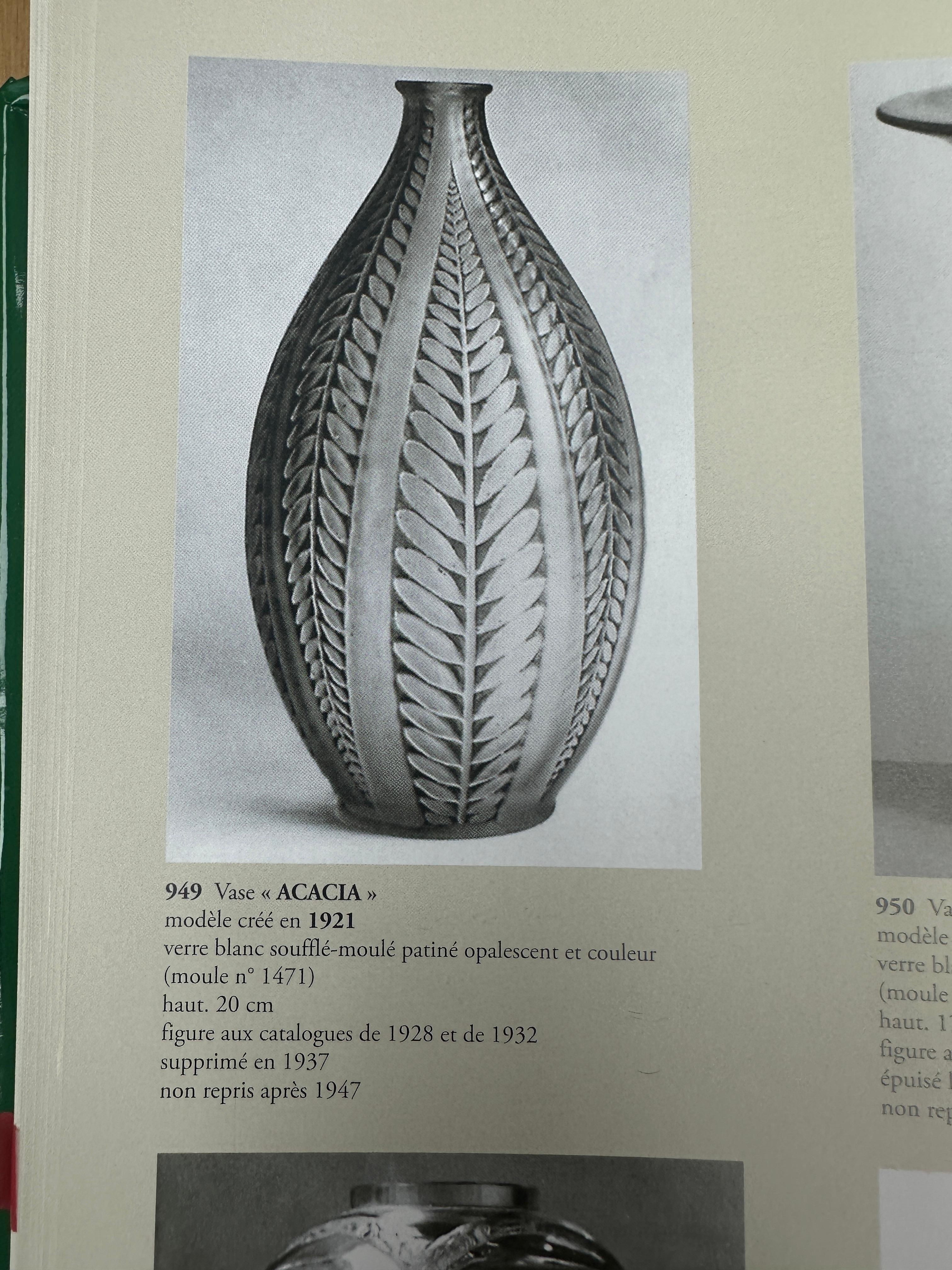 R. Lalique, Acacia Vase For Sale 2