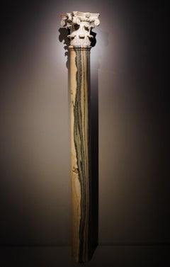 COLUMN italien en marbre CIPOLLINO AVEC CAPITAL A PROPOS DE L'ANTIQUE