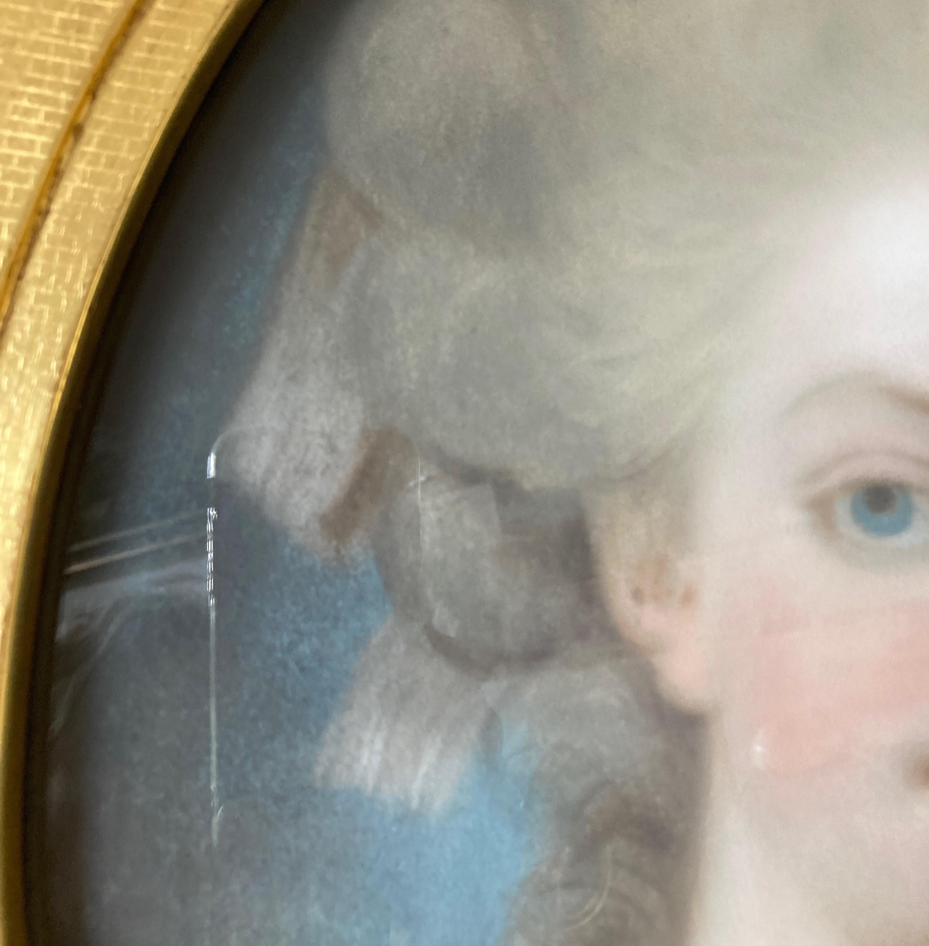 Französische Schule, Porträt der Königin Marie Antoinette von Frankreich, Pastell/Ölpastell auf Papier, Rokoko, 18. Jahrhundert.  Das Pastell ist im Stil von Vivien gehalten. In einem goldenen Rahmen, neu gebaut im Rokokostil. Das Pastell ist Teil