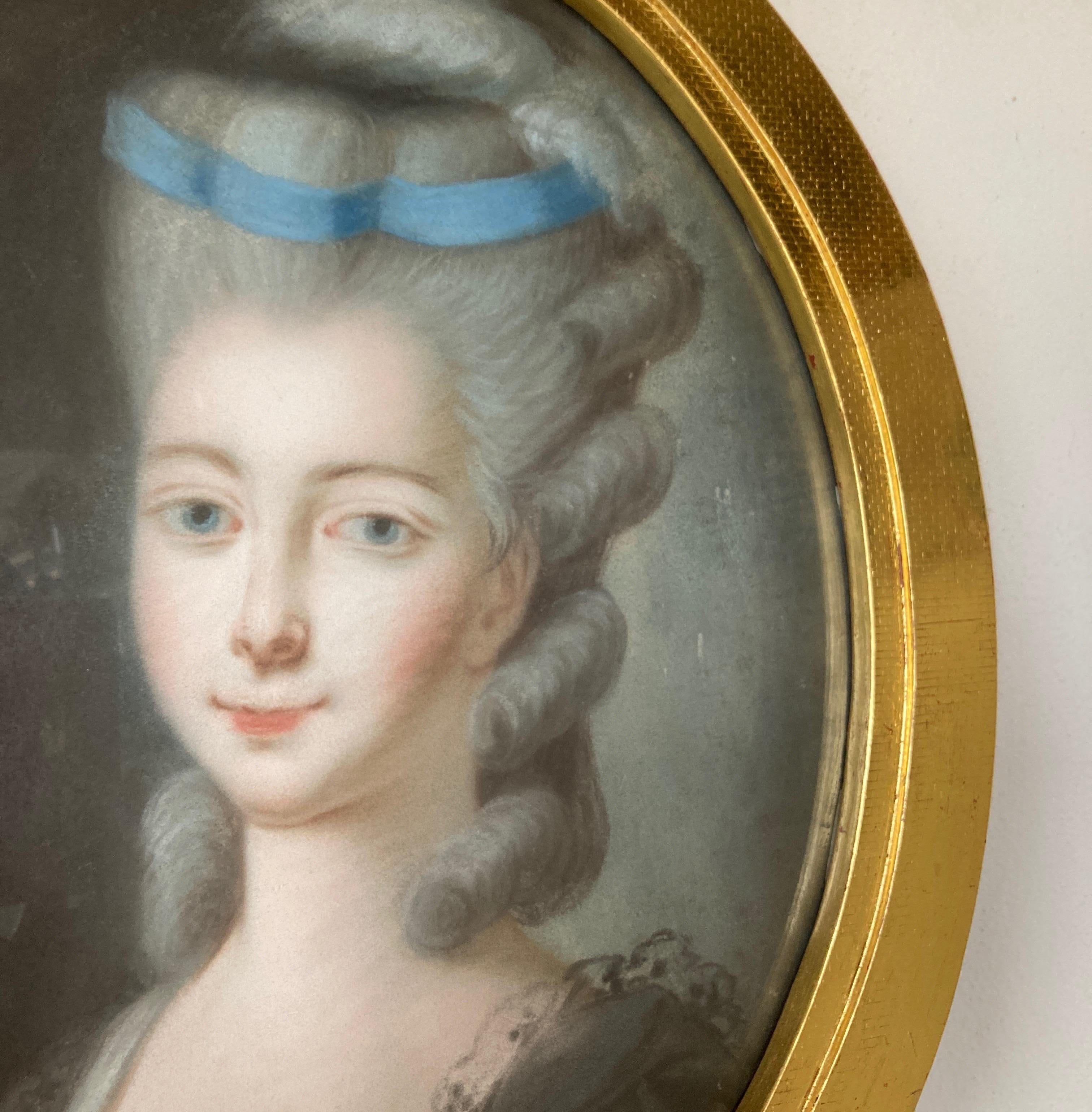 Art français, portrait ovale, pastel, portrait d'une femme, cercle de Vivien - Rococo Painting par Unknown