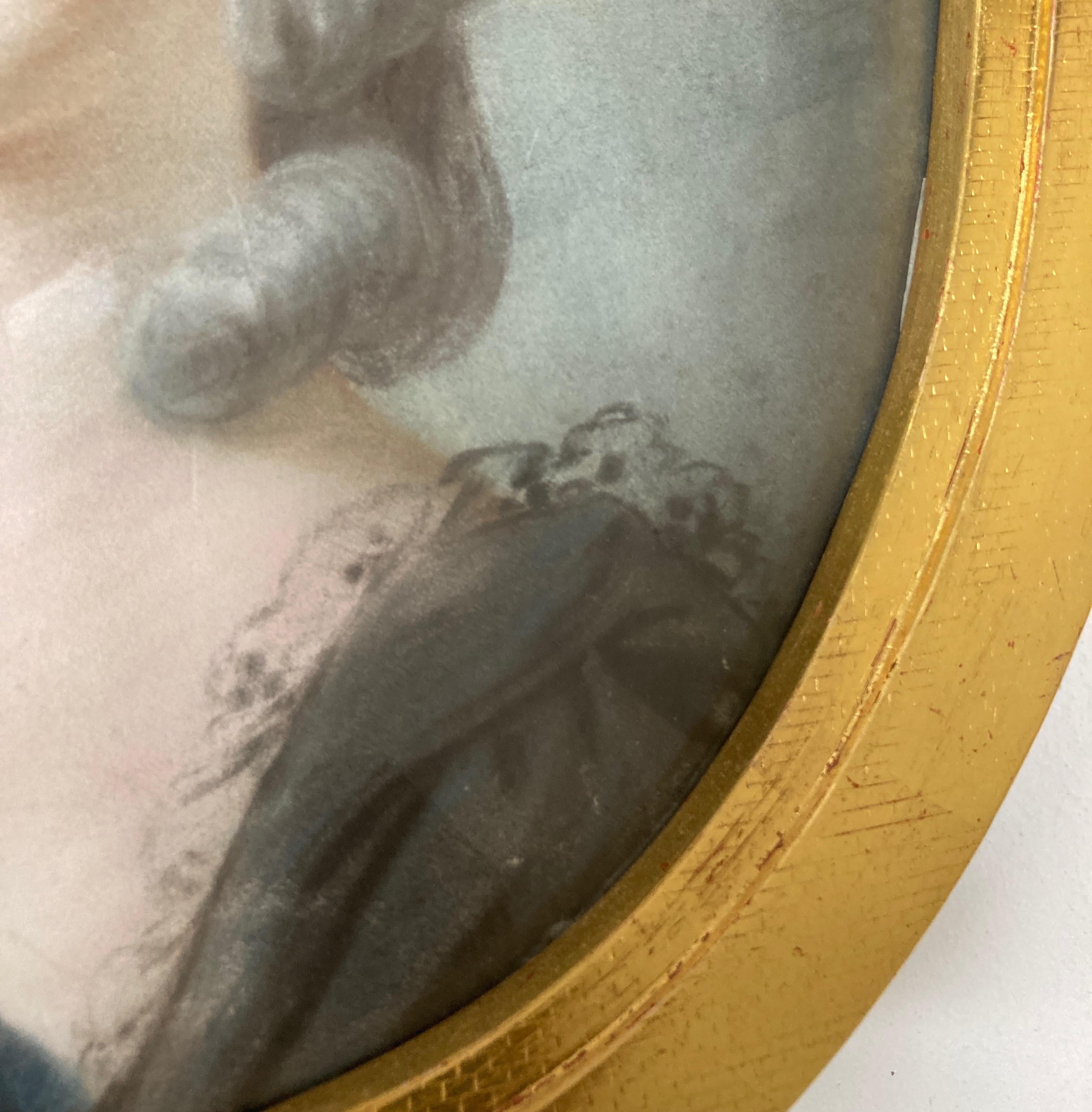 École française, Portrait d'une dame, Rococo, 18ème siècle, beau dessin au Pastel / Pastel à l'huile sur papier dans le style de Vivien. La Dame pourrait être une femme de la cour de Marie-Antoinette. Il fait partie d'un pendentif (voir l'autre