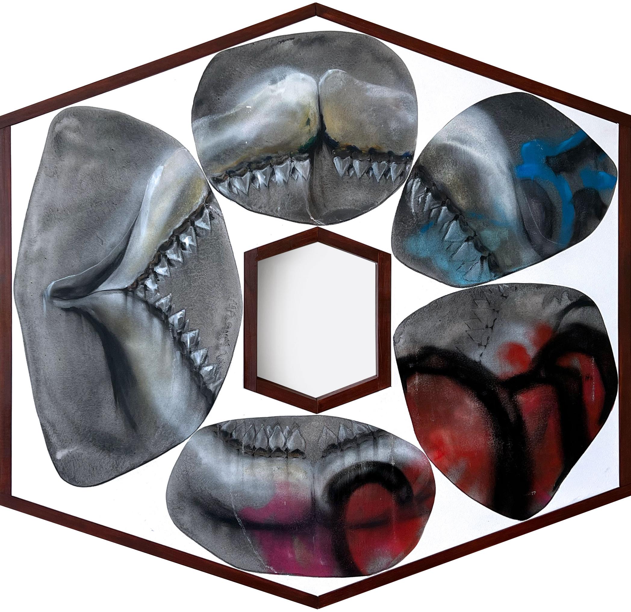 « At the Threshold To The Belly Of The Beast (Jaws) - forme irrégulière, fossile